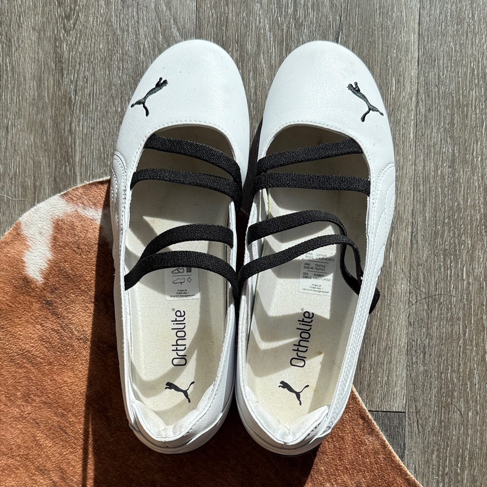 Puma Women's White and Black Athletic Flats